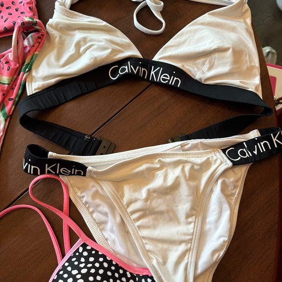 Lot of bathing Suits - Picture 8 of 9